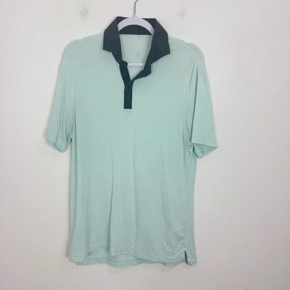 LULULEMON Light Blue Gray Trim Short Sleeve Polo Shirts Size Medium